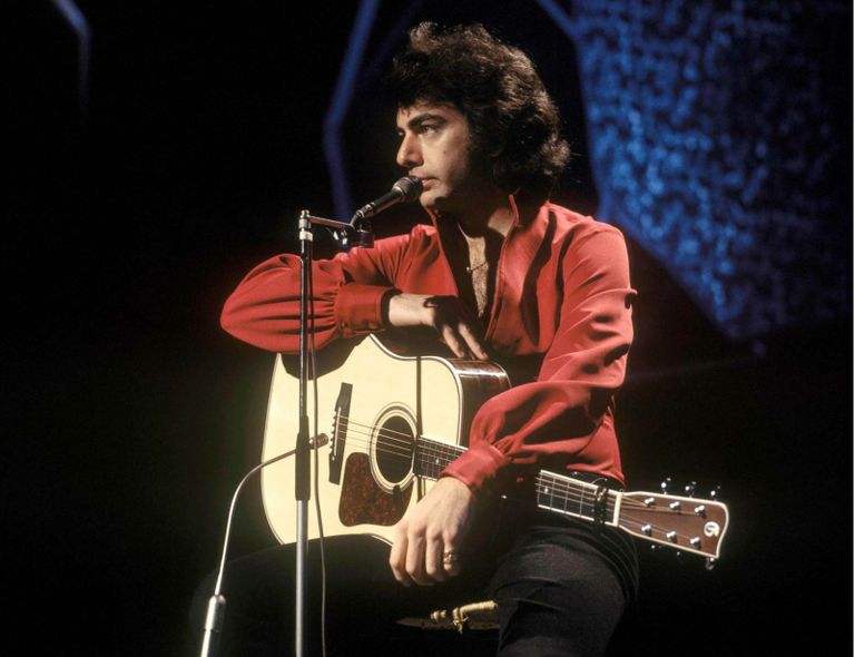 https://www.gettyimages.co.uk/detail/news-photo/photo-of-neil-diamond-performing-on-bbc-in-concert-tv-show-news-photo/84879802?phrase=neil%20diamond%20In%20Concert%20bbc