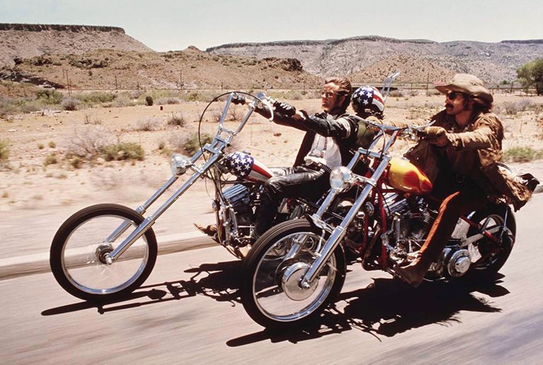 https://www.gettyimages.co.uk/detail/news-photo/american-actors-dennis-hopper-and-peter-fonda-ride-through-news-photo/71494745