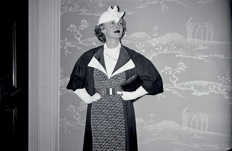 https://www.gettyimages.com/detail/news-photo/dame-fashions-latest-as-presented-by-bette-davis-bette-news-photo/516509592?adppopup=true