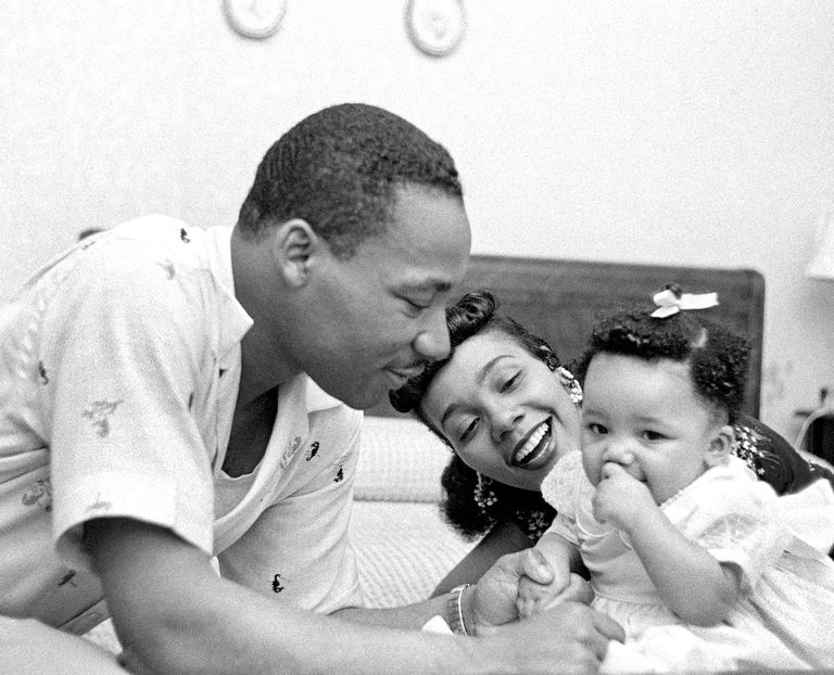 https://www.gettyimages.co.uk/detail/news-photo/civil-rights-leader-reverend-martin-luther-king-jr-relaxes-news-photo/79110398?phrase=coretta%20scott%20king