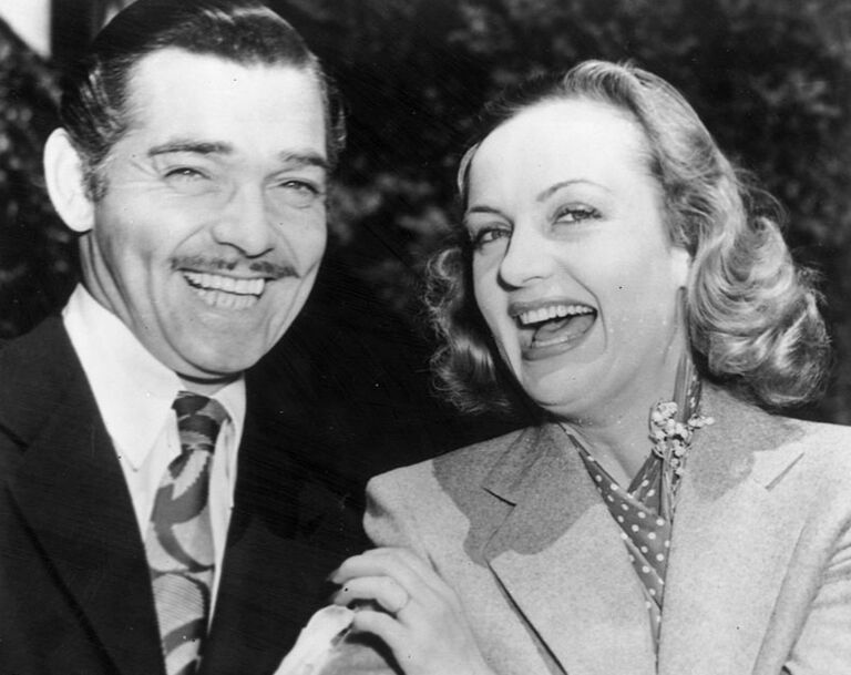 https://www.gettyimages.co.uk/detail/news-photo/clark-gable-and-carole-lombard-just-after-their-wedding-in-news-photo/492439088