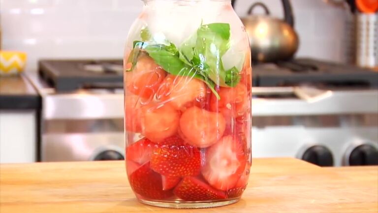 strawberries infused water