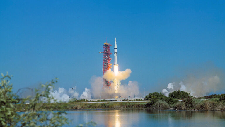 Skylab 4 launch view