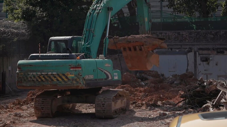Bruce Lees Mansion demolish