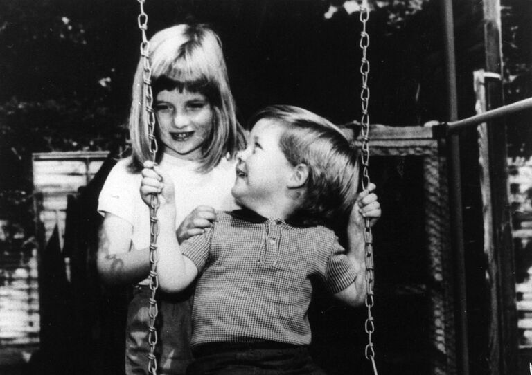 https://www.gettyimages.co.uk/detail/news-photo/lady-diana-frances-spencer-playing-with-her-brother-charles-news-photo/2641696?adppopup=true