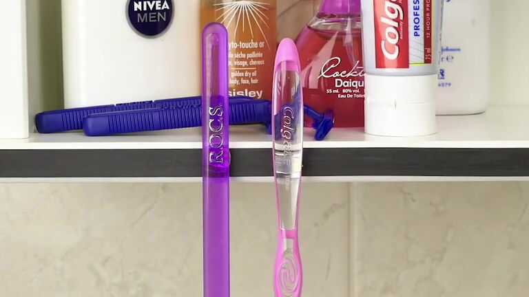 Storing toothbrushes