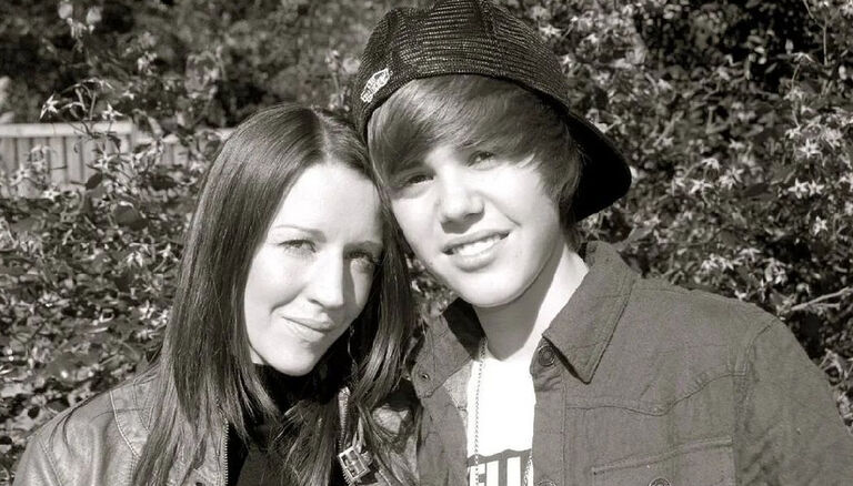 13.. Justin Bieber with mom