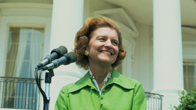 https://www.gettyimages.co.uk/detail/news-photo/washington-dc-close-ups-of-betty-ford-smiling-near-news-photo/515119272