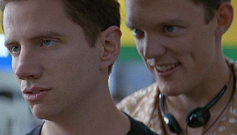 Matthew Lillard and Jamie Kennedy in Scream (1996)