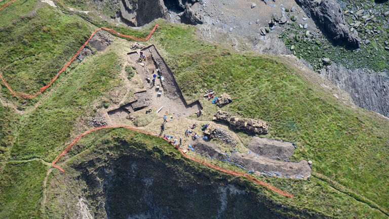 Archaeological dig Fort Porth Rhaw Pembrokeshire