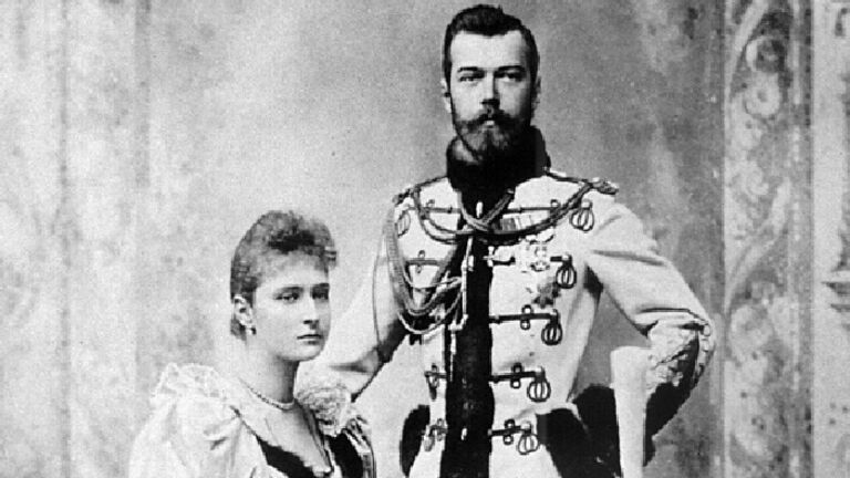 Alexandra and Nicholas II official picture of engagement