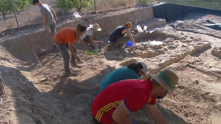 Archaeologists Los Villaricos de Mula