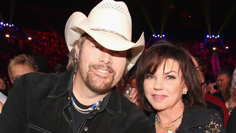 https://www.gettyimages.com/detail/news-photo/musician-toby-keith-and-wife-tricia-covel-attend-the-news-photo/135006413