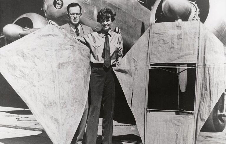 https://www.gettyimages.co.uk/detail/news-photo/the-american-aviator-amelia-earhart-with-her-husband-george-news-photo/526782750?adppopup=true