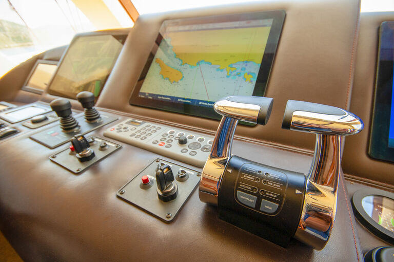 yacht navigation