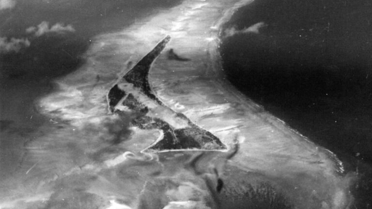 Tarawa Atoll aerial photo 1943