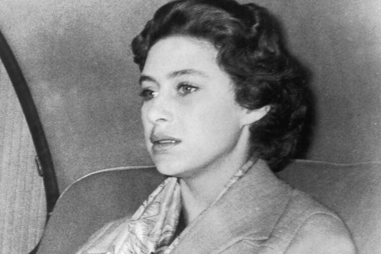 https://www.gettyimages.co.uk/detail/news-photo/troubled-princess-margaret-returns-to-clarence-house-after-news-photo/3281701
