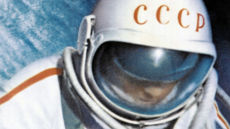 soviet cosmonaut alexei leonov