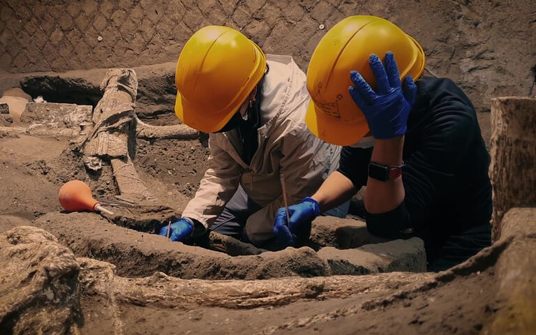 archaeologists in Pompeii