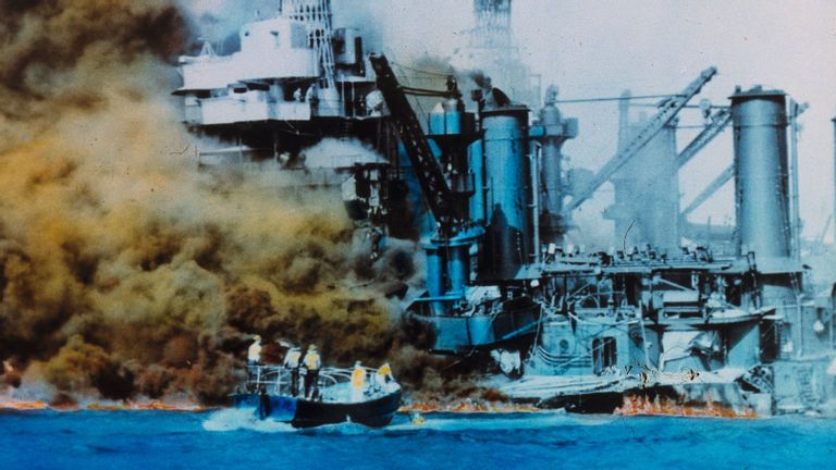 https://www.gettyimages.co.uk/detail/news-photo/american-warships-on-fire-in-pearl-harbor-oahu-island-after-news-photo/2668776