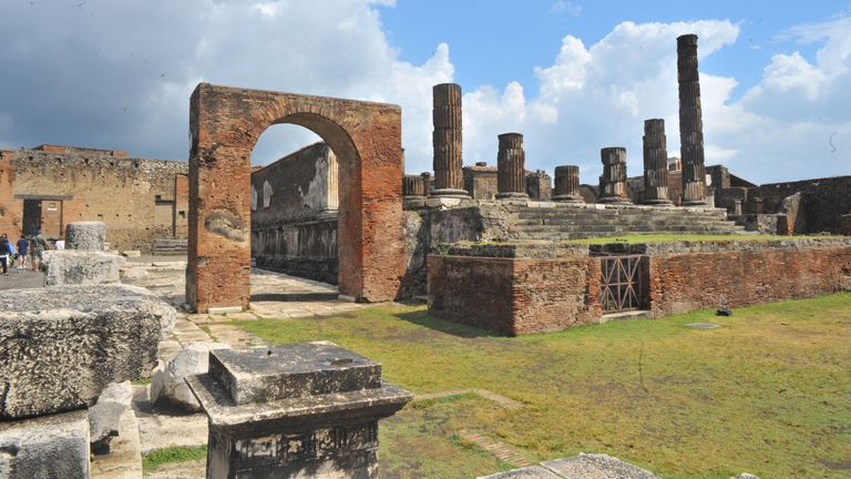 https://www.gettyimages.co.uk/detail/news-photo/pompeii-was-an-ancient-roman-city-near-modern-naples-in-the-news-photo/1137585565