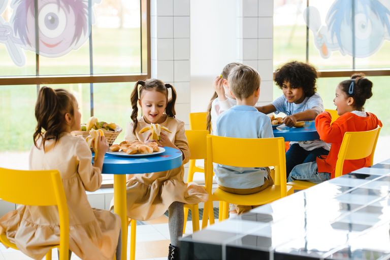 children eating in the canteen