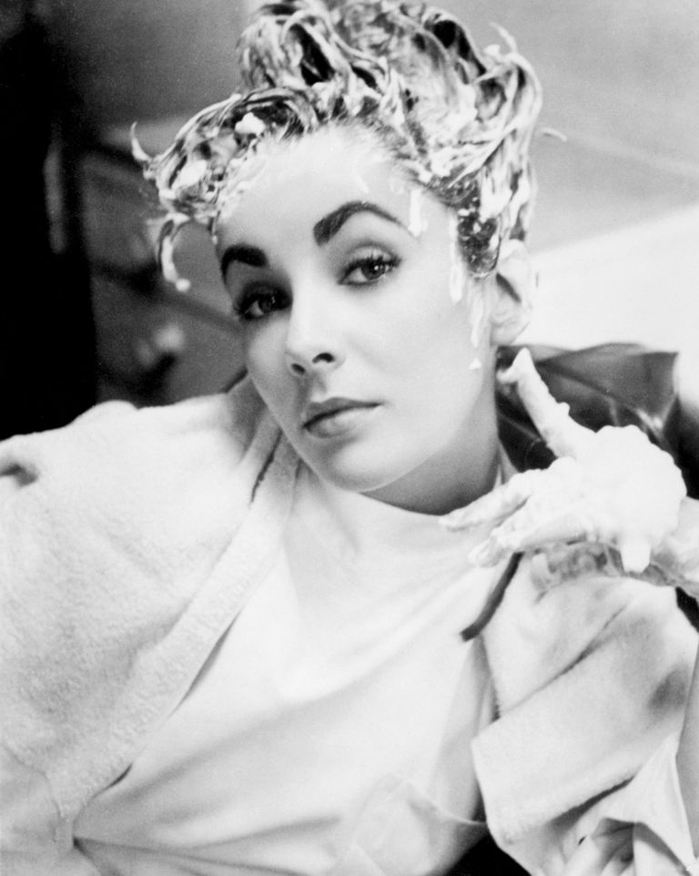 Elizabeth Taylor with shampoo