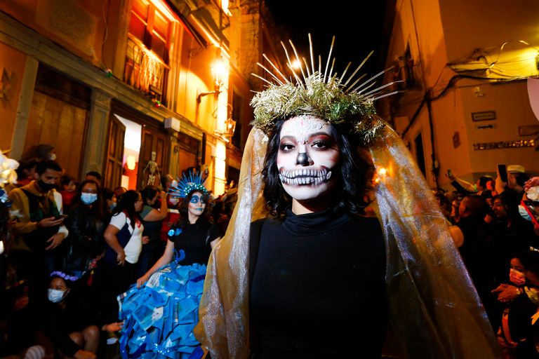 woman dressed as a catrina