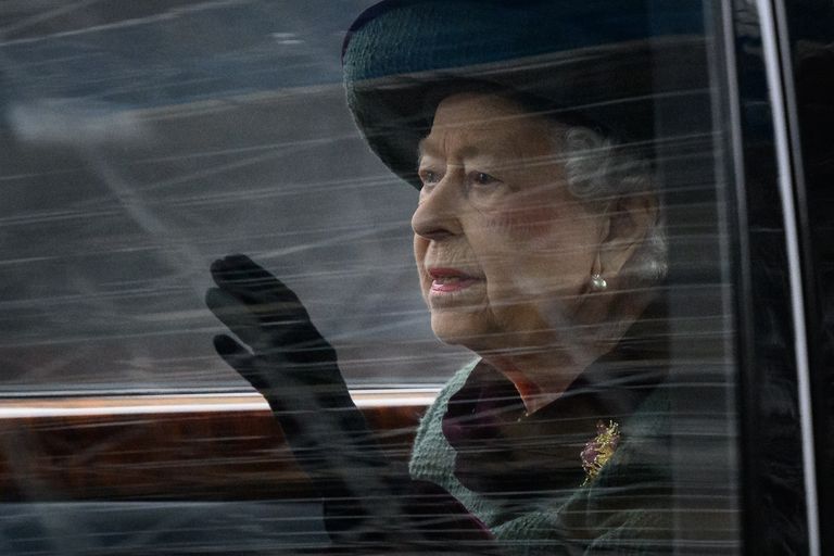 https://www.gettyimages.co.uk/detail/news-photo/britains-queen-elizabeth-ii-leaves-the-thanksgiving-service-news-photo/1388366021?phrase=Queen%20Elizabeth%202022&adppopup=true