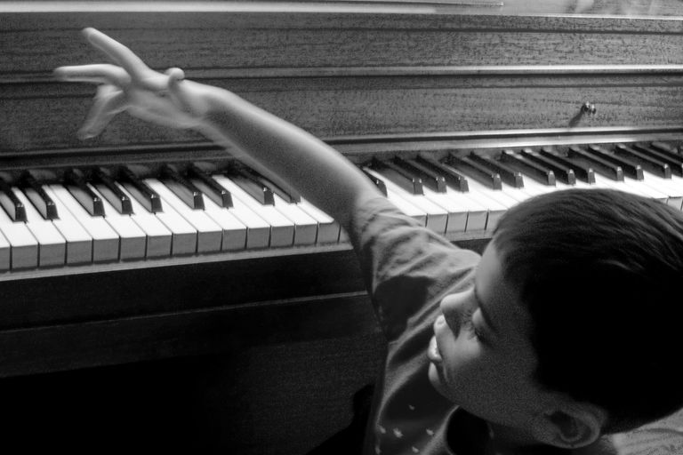 boy piano