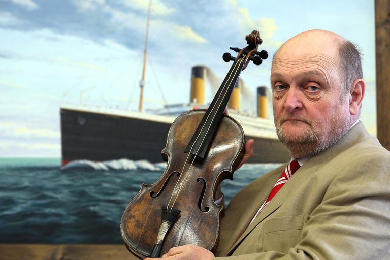 https://www.gettyimages.co.uk/detail/news-photo/auctioneer-alan-aldridge-of-auctioneers-henry-aldridge-son-news-photo/166657880?phrase=A%20violin%20from%20The%20Titanic