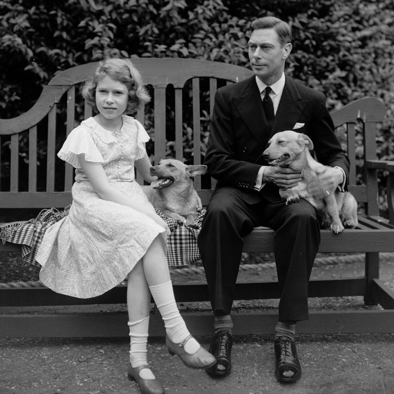 https://www.gettyimages.co.uk/detail/news-photo/george-duke-of-york-and-princess-elizabeth-sitting-on-a-news-photo/3323654?phrase=princess%20elizabeth%20CORGIS&adppopup=true