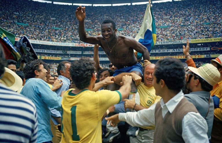 https://www.gettyimages.co.uk/detail/news-photo/edson-arantes-do-nascimento-pele-of-brazil-celebrates-the-news-photo/1227541383 Pele FIFA World Cup