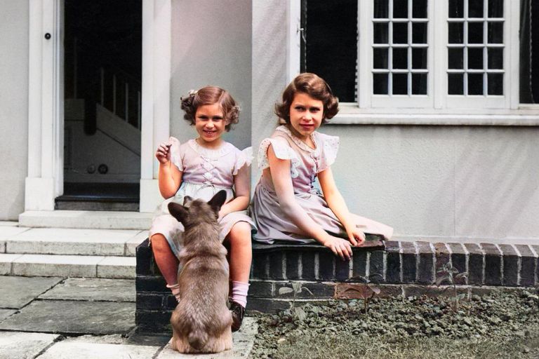 https://www.gettyimages.co.uk/detail/news-photo/princess-elizabeth-and-princess-margaret-play-with-a-corgi-news-photo/84722859?phrase=princess%20elizabeth%201930S&adppopup=true