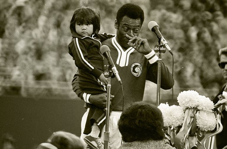 https://www.gettyimages.co.uk/detail/news-photo/east-rutherford-n-j-soccer-star-pele-holds-amy-johnson-of-news-photo/1453182719 Pele