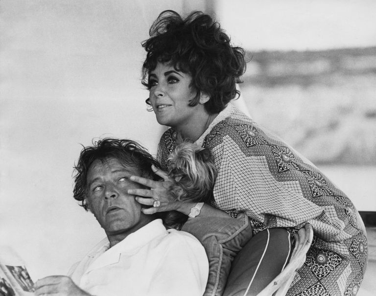 https://www.gettyimages.co.uk/detail/news-photo/british-born-actress-elizabeth-taylor-and-her-husband-welsh-news-photo/109186080 Elizabeth Taylor Richard Burton