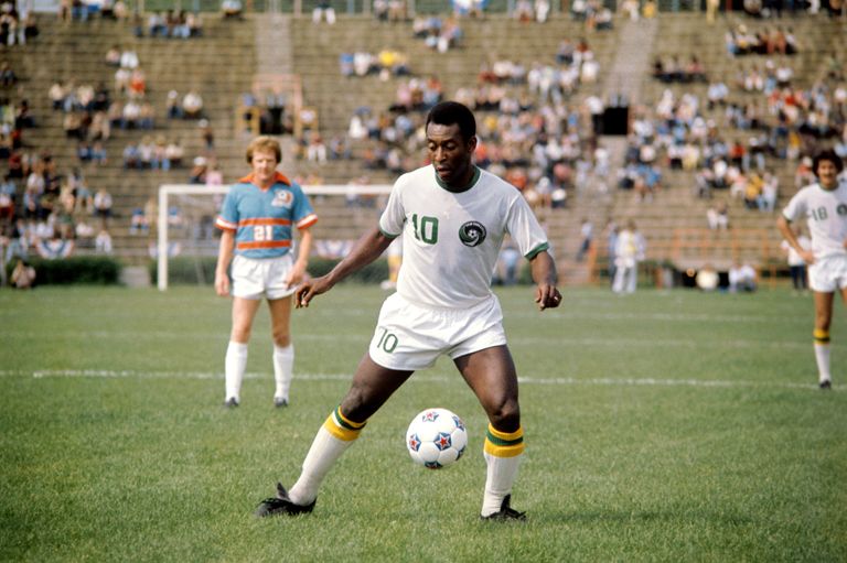 https://www.gettyimages.co.uk/detail/news-photo/new-york-cosmos-pele-in-action-on-his-debut-for-the-nasl-news-photo/650751888 Pele