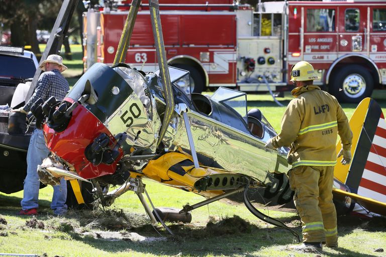 https://www.gettyimages.co.uk/detail/news-photo/general-view-at-the-penmar-golf-course-after-a-single-news-photo/465398256 Harrison Ford crashed