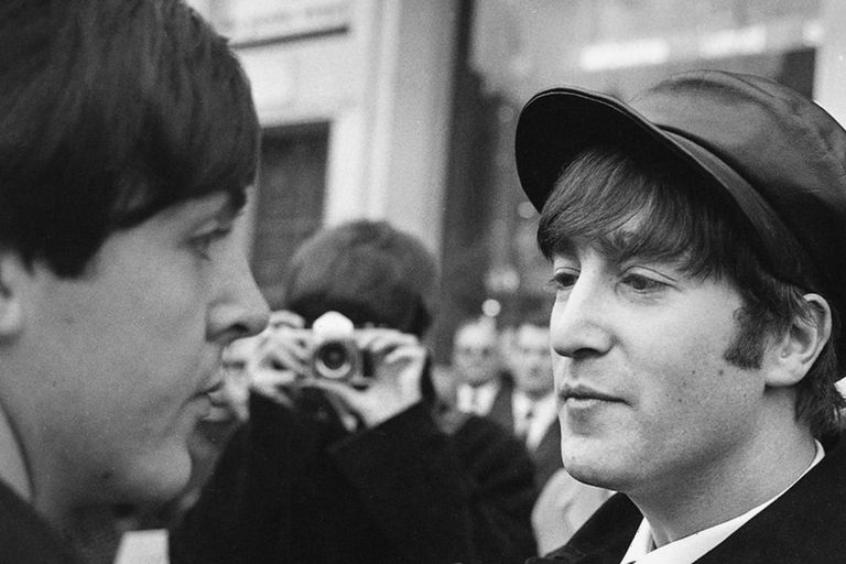https://www.gettyimages.co.uk/detail/news-photo/john-lennon-and-paul-mccartney-having-their-picture-taken-news-photo/1450675703?adppopup=true