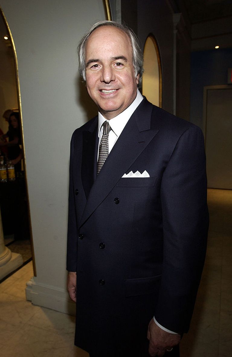 https://www.gettyimages.co.uk/detail/news-photo/frank-abagnale-subject-of-the-film-catch-me-if-you-can-news-photo/109549877?phrase=frank%20abagnale