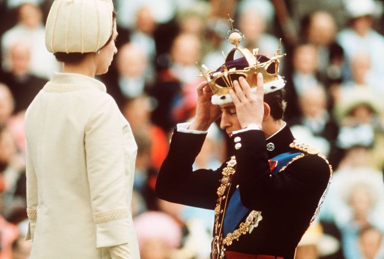 https://www.gettyimages.co.uk/detail/news-photo/prince-charles-kneels-before-queen-elizabeth-as-she-crowns-news-photo/57078139?phrase=king%20charles%20iii&adppopup=truee