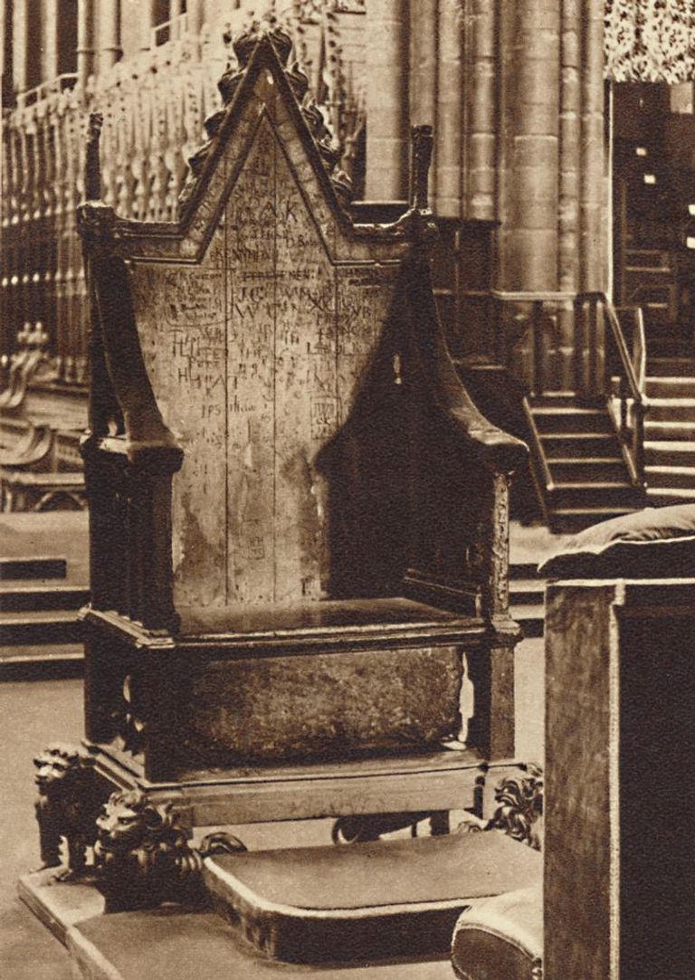 https://www.gettyimages.co.uk/detail/news-photo/the-coronation-chair-and-the-stone-of-scone-1937-from-news-photo/1003476188?phrase=st%20edward%27s%20chair