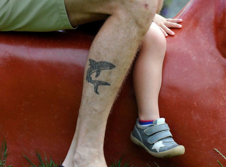 https://www.gettyimages.co.uk/detail/news-photo/tattoo-on-the-leg-of-crown-prince-frederik-of-denmark-who-news-photo/174483722?phrase=Crown%20Prince%20Frederik%20tattoo