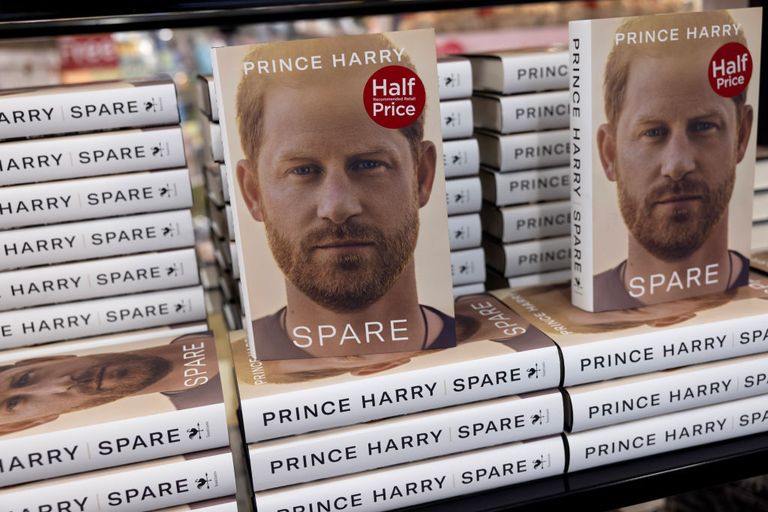 https://www.gettyimages.co.uk/detail/news-photo/prince-harrys-book-spare-goes-on-display-in-a-branch-of-wh-news-photo/1455479991?phrase=prince%20harry%20spare