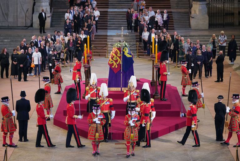 https://www.gettyimages.co.uk/detail/news-photo/the-first-members-of-the-public-pay-their-respects-as-the-news-photo/1243232627?phrase=queen%20elizabeth%20lying%20in%20state