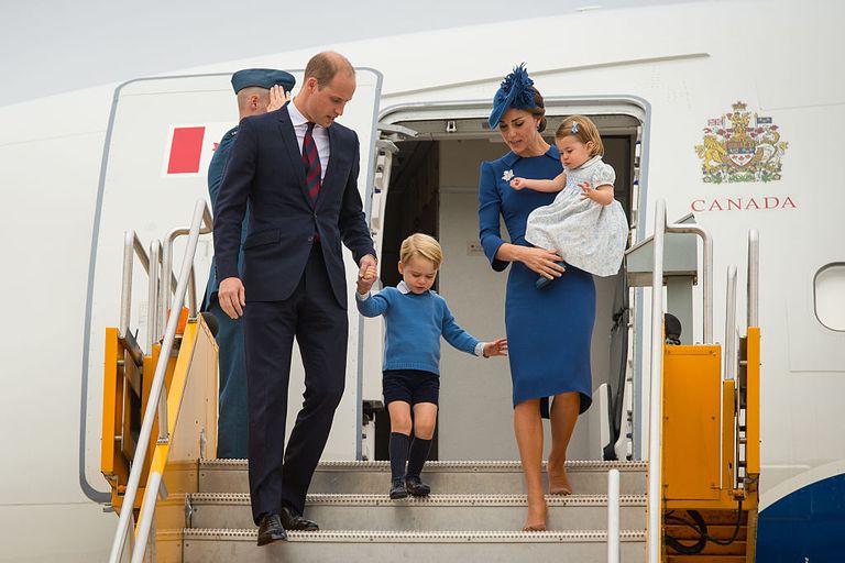 https://www.gettyimages.co.uk/detail/news-photo/prince-william-duke-of-cambridge-catherine-duchess-of-news-photo/610271940?phrase=prince%20george%20airport