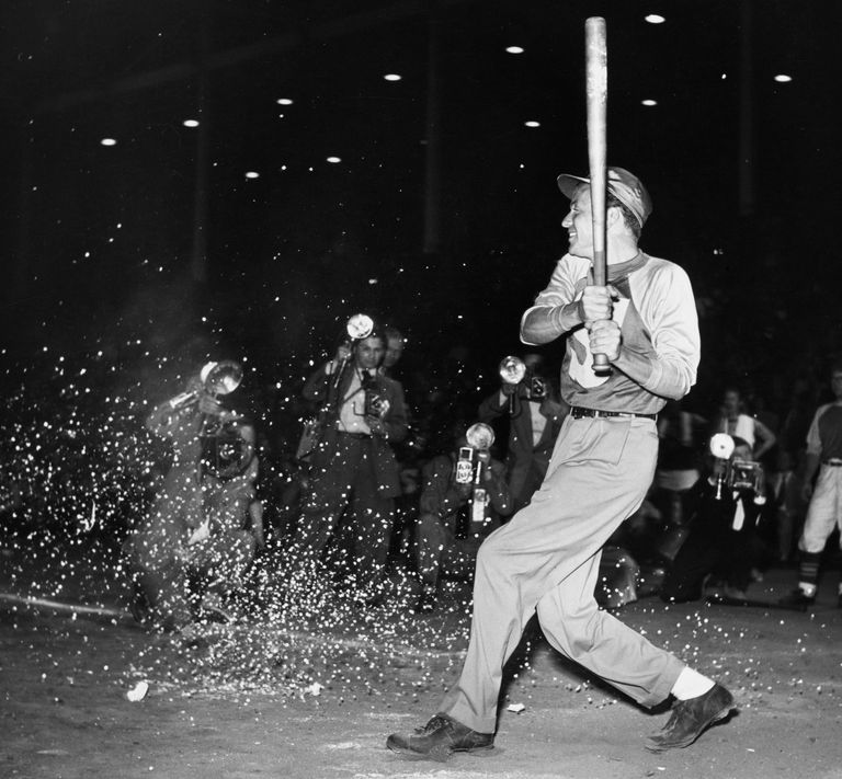 https://www.gettyimages.co.uk/detail/news-photo/american-actor-and-singer-frank-sinatra-playing-baseball-news-photo/1184653358 Frank Sinatra baseball