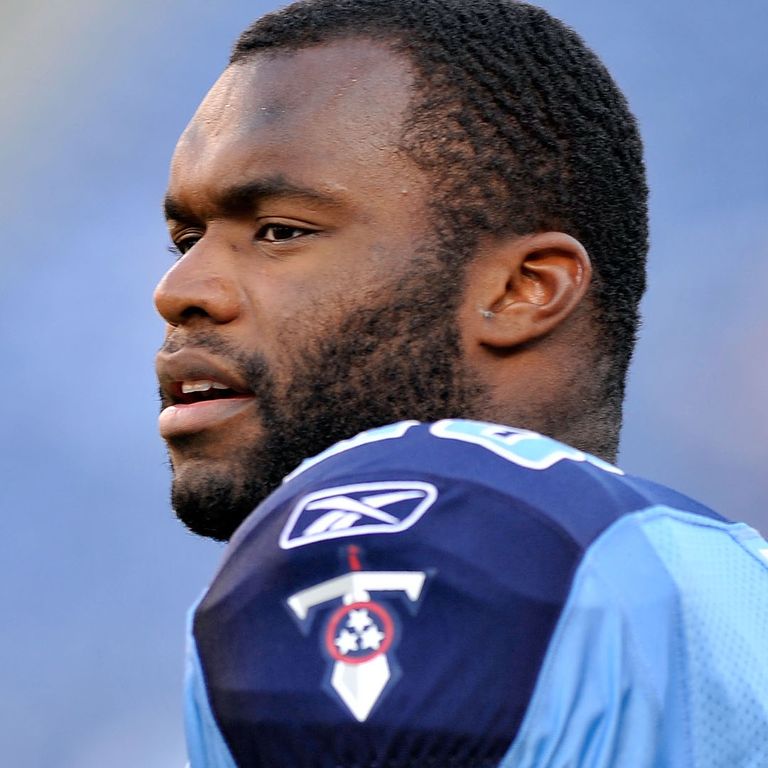https://www.gettyimages.com/detail/news-photo/myron-rolle-of-the-tennessee-titans-during-a-preseason-game-news-photo/103585881?phrase=%20Myron%20Rolle