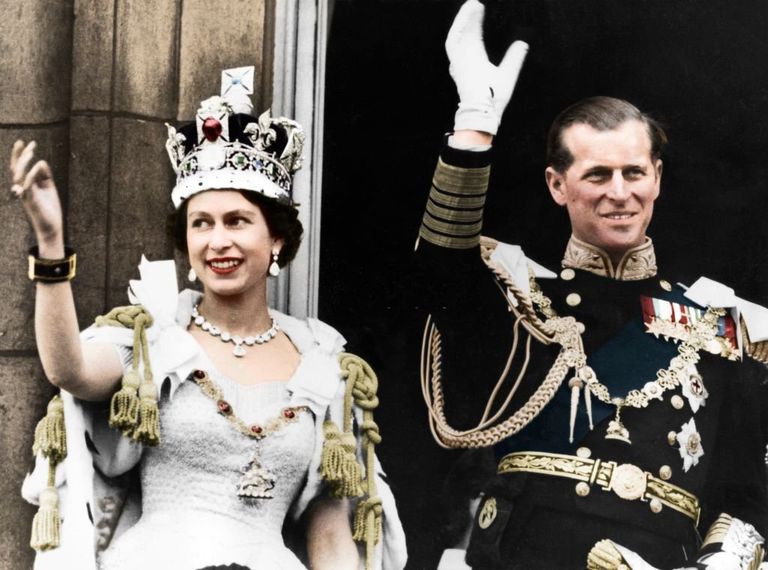 https://www.gettyimages.co.uk/detail/news-photo/queen-elizabeth-ii-and-the-duke-of-edinburgh-on-the-day-of-news-photo/924230820?phrase=queen%20elizabeth%20coronation&adppopup=true