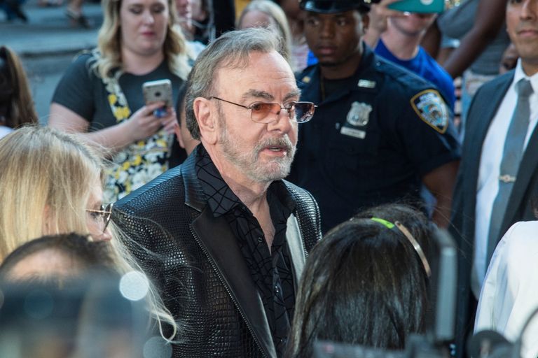 https://www.gettyimages.com/detail/news-photo/singer-neil-diamond-attends-the-2018-songwriters-hall-of-news-photo/974985026?phrase=Neil%20Diamond%20%202018